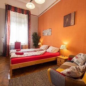 Kamer met een Queen Size Bed